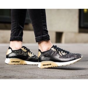 Nike Air Max 90 Ultra Metallic Flyknit Sneakers